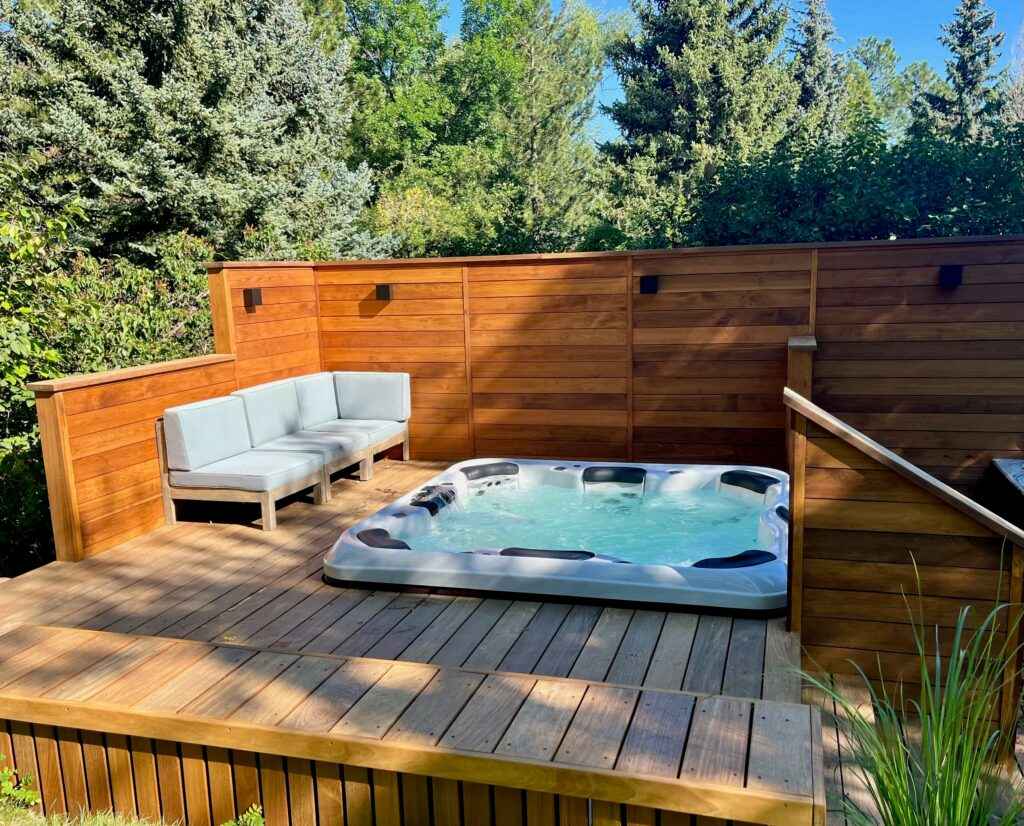Alpine Hot Tub - Spacious 7-Person Therapy Experience with Elegant